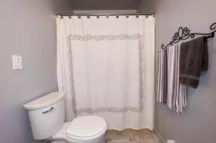 28 Stonewood Pl, Catasauqua, PA 18032 - Photo 10