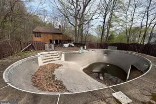 2253 Skyline Dr, Slatington, PA 18080 - Photo 14
