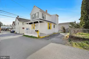 701 Pike St, Bethlehem, PA 18018 - Photo 2