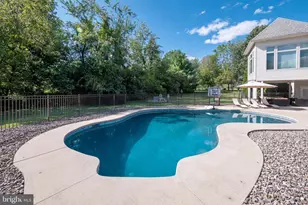 6410 Sweetbriar Ln, Zionsville, PA 18092 - Photo 10