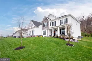 6215 Fox Glove, Center Valley, PA 18034 - Photo 4