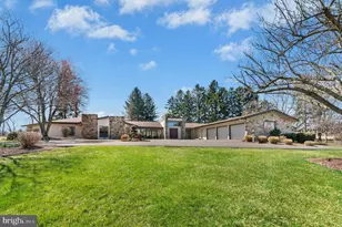 2334 Riverbend Rd, Allentown, PA 18103 - Photo 2