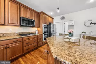 6578 Arbordeau Ln, Macungie, PA 18062 - Photo 10