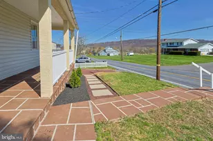 5456 Vera Cruz Rd, Emmaus, PA 18049 - Photo 6