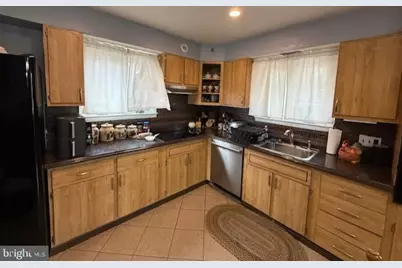 1121 North Saint Lucas Street, Allentown, PA 18104 - Photo 10