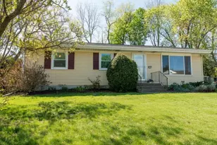 4882 Pine Grove Cir, Allentown, PA 18106 - Photo 2