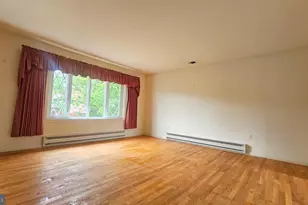 524 E Tioga St, Allentown, PA 18103 - Photo 4