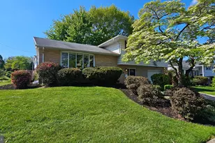 1605 Lois Ln, Bethlehem, PA 18018 - Photo 2