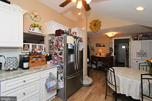910 Fernwood St, Emmaus, PA 18049 - Photo 14