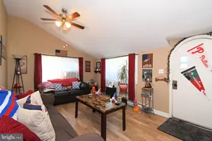 910 Fernwood St, Emmaus, PA 18049 - Photo 6