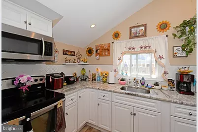 910 Fernwood Street, Emmaus, PA 18049 - Photo 12