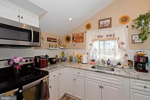 910 Fernwood St, Emmaus, PA 18049 - Photo 12