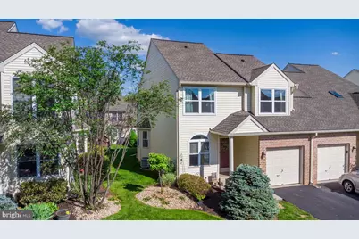 323 Surrey Place, Macungie, PA 18062 - Photo 2