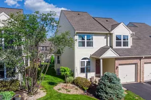 323 Surrey Pl, Macungie, PA 18062 - Photo 2