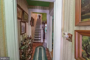 37 N 4th St, Emmaus, PA 18049 - Photo 2