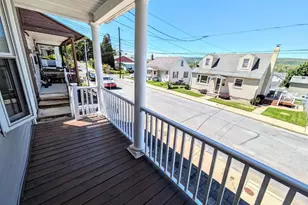 429 W South St, Slatington, PA 18080 - Photo 4