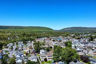 429 W South St, Slatington, PA 18080 - Photo 22