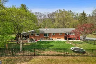 1042 Neffs Laurys Rd, Schnecksville, PA 18078 - Photo 2