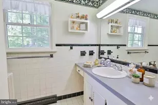 5662 Oak Ln, Zionsville, PA 18092 - Photo 18