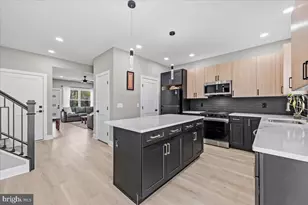 1106 S Carlisle St, Allentown, PA 18103 - Photo 6