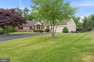 1223 Morning Star Dr, Allentown, PA 18106 - Photo 2