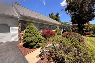 4053 Wedgewood Rd, Allentown, PA 18104 - Photo 4