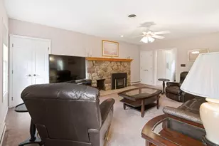 4053 Wedgewood Rd, Allentown, PA 18104 - Photo 12