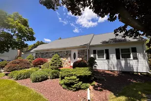 4053 Wedgewood Rd, Allentown, PA 18104 - Photo 2