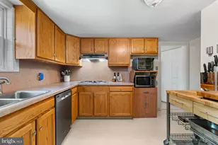 4835 Aberdene St, Center Valley, PA 18034 - Photo 8