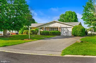 4835 Aberdene St, Center Valley, PA 18034 - Photo 2