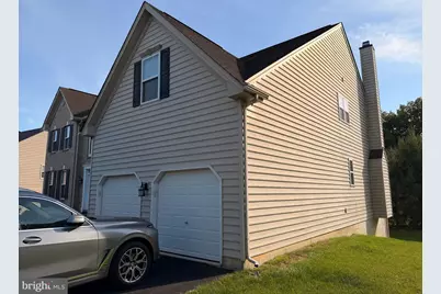 894 Yorkshire Drive, Breinigsville, PA 18031 - Photo 6