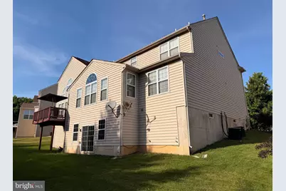 894 Yorkshire Drive, Breinigsville, PA 18031 - Photo 8
