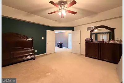 894 Yorkshire Drive, Breinigsville, PA 18031 - Photo 32