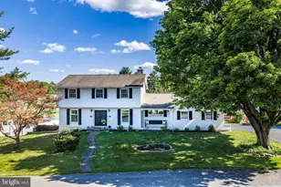 3146 Club Dr, Allentown, PA 18103 - Photo 2