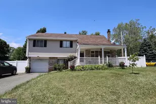 511 E Harrison St, Emmaus, PA 18049 - Photo 1