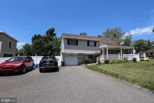 511 E Harrison St, Emmaus, PA 18049 - Photo 2