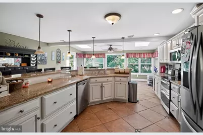 4844 Pine Grove Circle, Allentown, PA 18106 - Photo 6