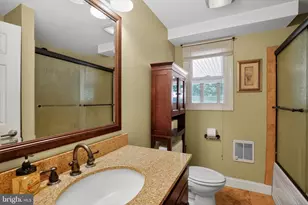 4844 Pine Grove Cir, Allentown, PA 18106 - Photo 10