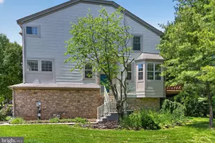 4073 Waterford Dr, Center Valley, PA 18034 - Photo 4