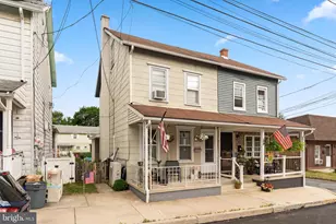 233 Adrain St, Emmaus, PA 18049 - Photo 2