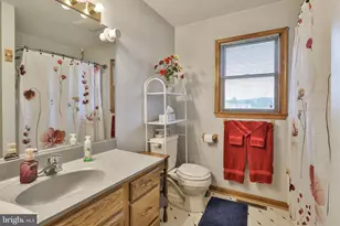 7049 Carriage Dr, Coopersburg, PA 18036 - Photo 22