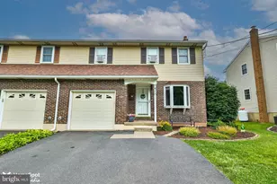 411 E Oxford St, Coopersburg, PA 18036 - Photo 1