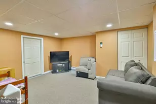 411 E Oxford St, Coopersburg, PA 18036 - Photo 24