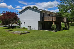 6581 Skyview Ln, Coopersburg, PA 18036 - Photo 4
