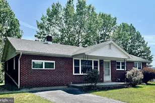 320 E Landis St, Coopersburg, PA 18036 - Photo 2