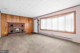5824 Holiday Dr, Allentown, PA 18104 - Photo 4