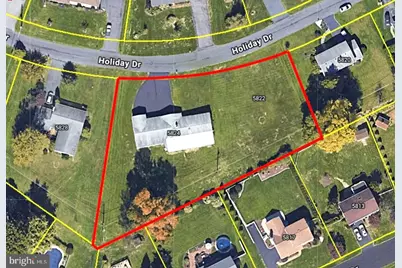 5824 Holiday Drive, Allentown, PA 18104 - Photo 2