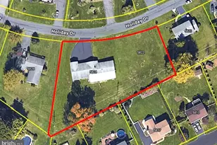 5824 Holiday Dr, Allentown, PA 18104 - Photo 2