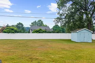 5824 Holiday Dr, Allentown, PA 18104 - Photo 34