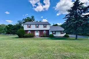5705 Bel Air Dr, Coopersburg, PA 18036 - Photo 1